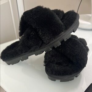 NWOT UGG Fuzzette